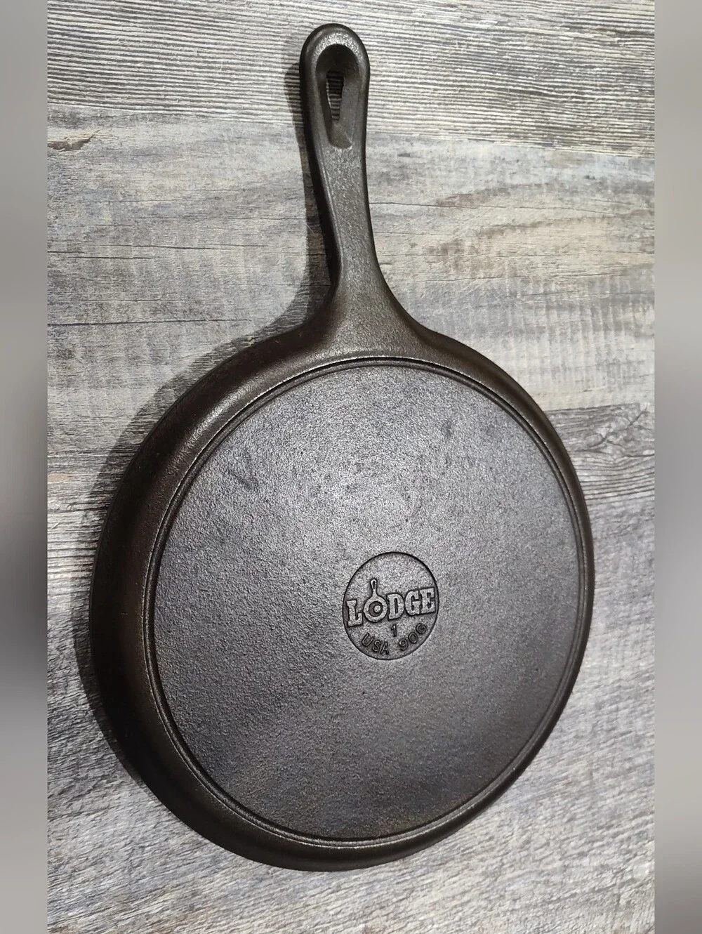 Lodge 9OG Seasoned Round Comal Griddle 10.5-Inch Cast-Iron Skillet, Made In USA
